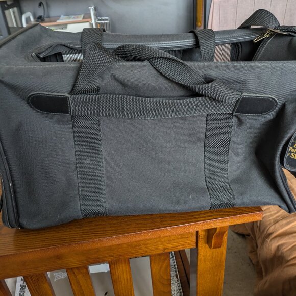 Delta Deluxe Pet Carrier by Sherpa - Picture 9 of 9